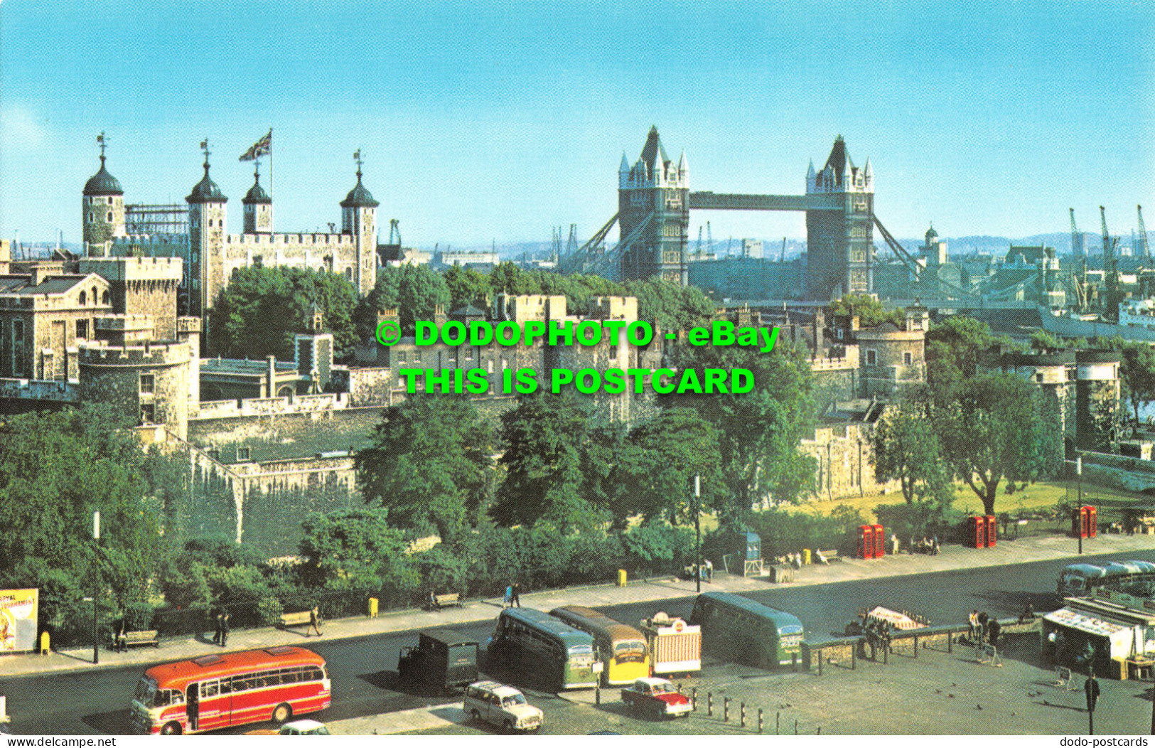 R523512 London. The Tower And Tower Bridge. Postcard - Other & Unclassified