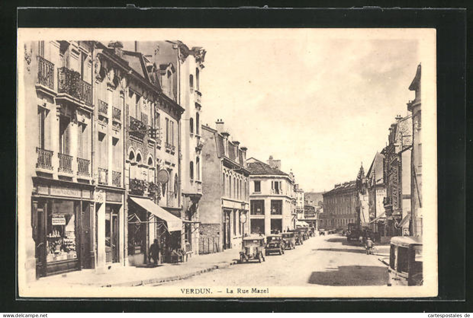 CPA Verdun, La Rue Mazel, Auto, Ladengeschäfte  - Verdun