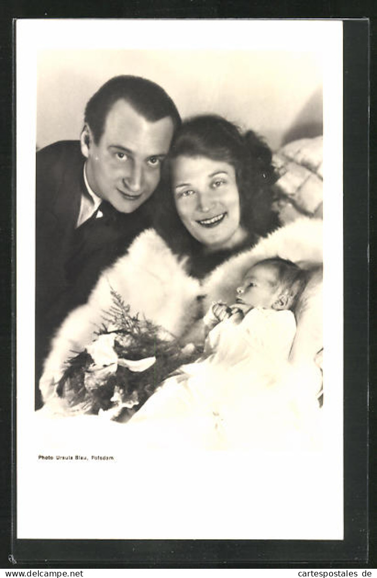 AK Prinz Louis Ferdinand Und Grossfürstin Kira Von Russland Mit Ihrem Neugeborenen  - Royal Families
