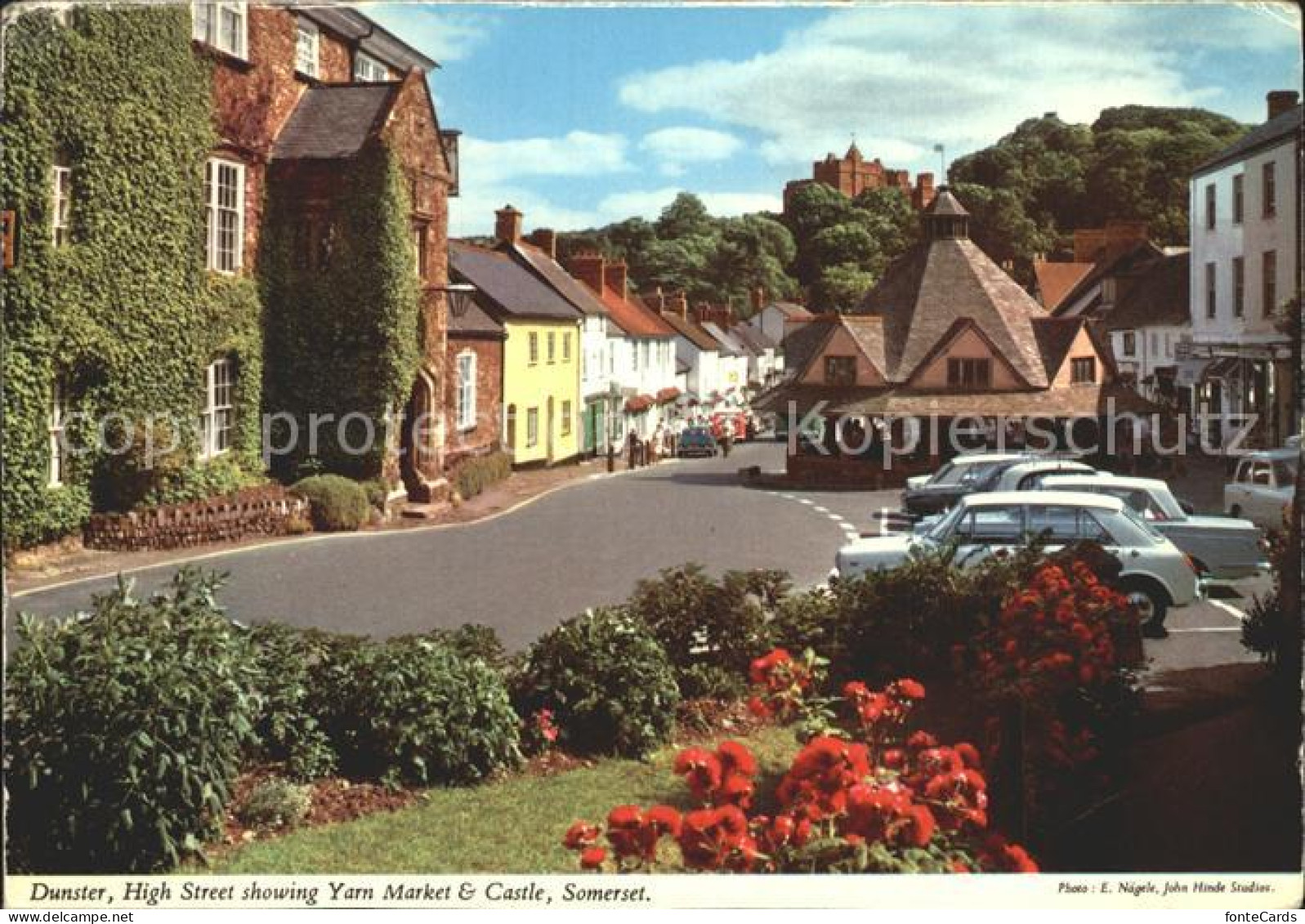 72231215 Dunster High Street Showing Yarn Market And Castle  - Otros & Sin Clasificación