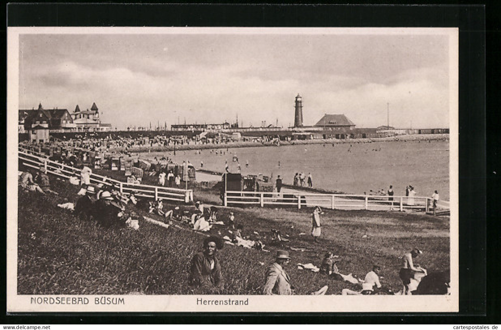 AK Büsum A. D. Nordsee, Blick Auf Den Herrenstrand Mit Leuchtturm  - Buesum