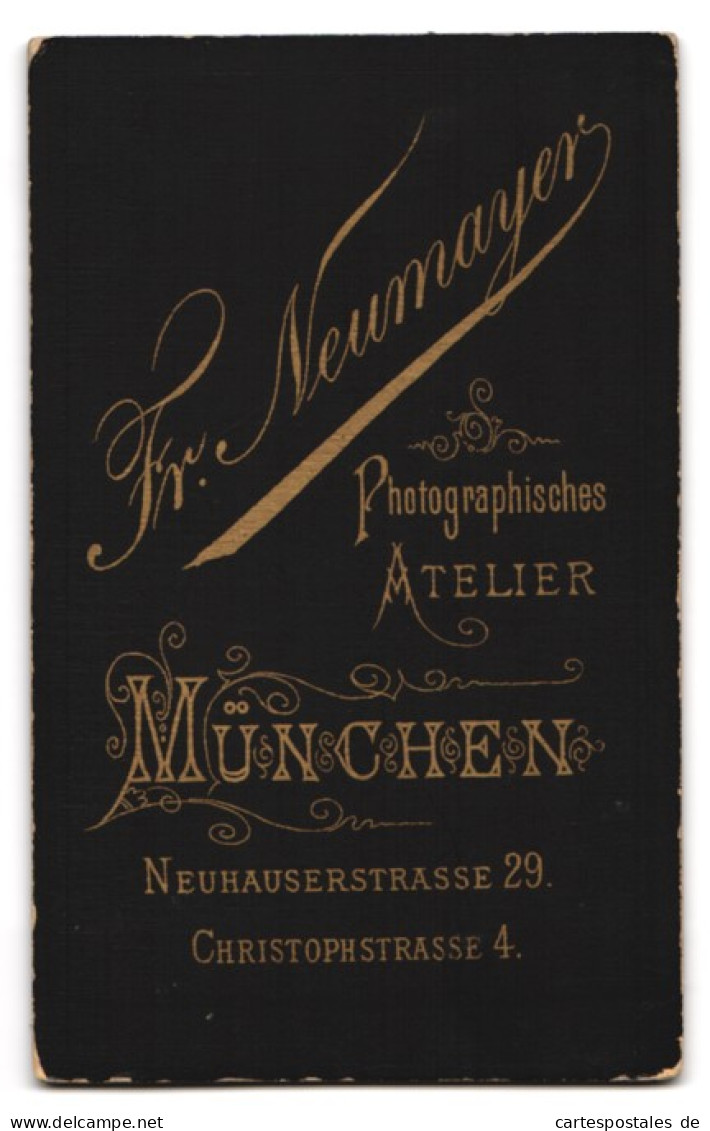 Fotografie Fr. Neumayer, München, Neuhauserstrasse 29, Herr Mit Brille Und Lockigen Haaren  - Personnes Anonymes