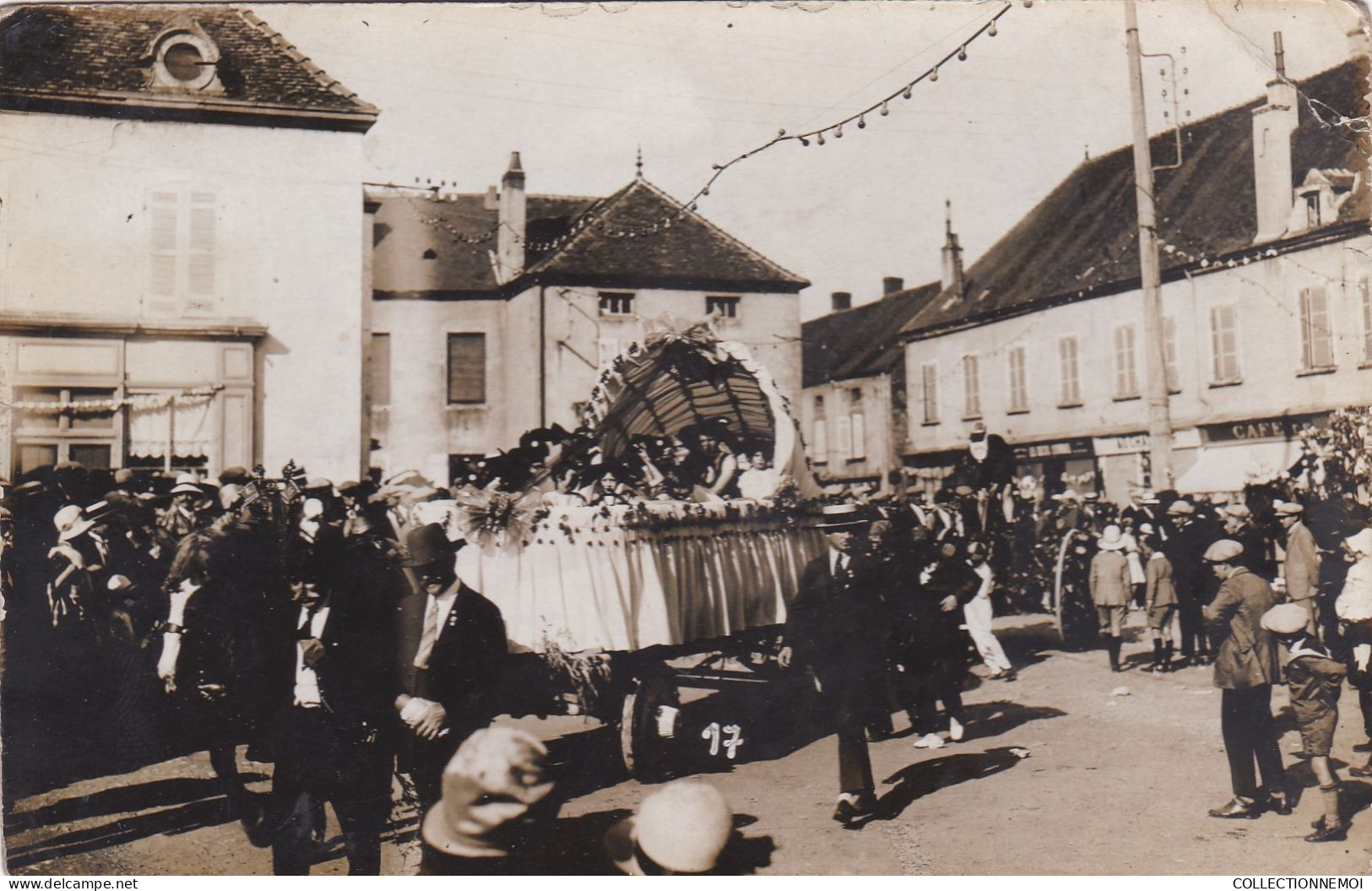 VERDUN SUR LE DOUBS (( Carte Photo ,je Crois ))peut-etre Le CARNAVAL,mais Pas Sur - Altri & Non Classificati