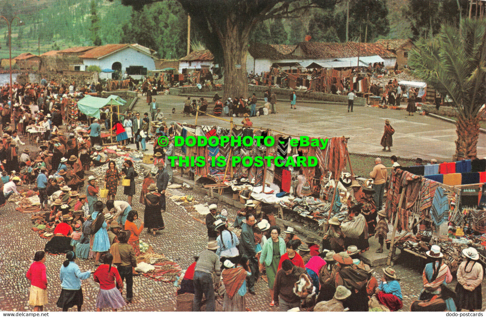 R524440 Mercado Tipico De Pisac. Colorful Sunday Market In Pisac. Cuzco. Peru. J - World