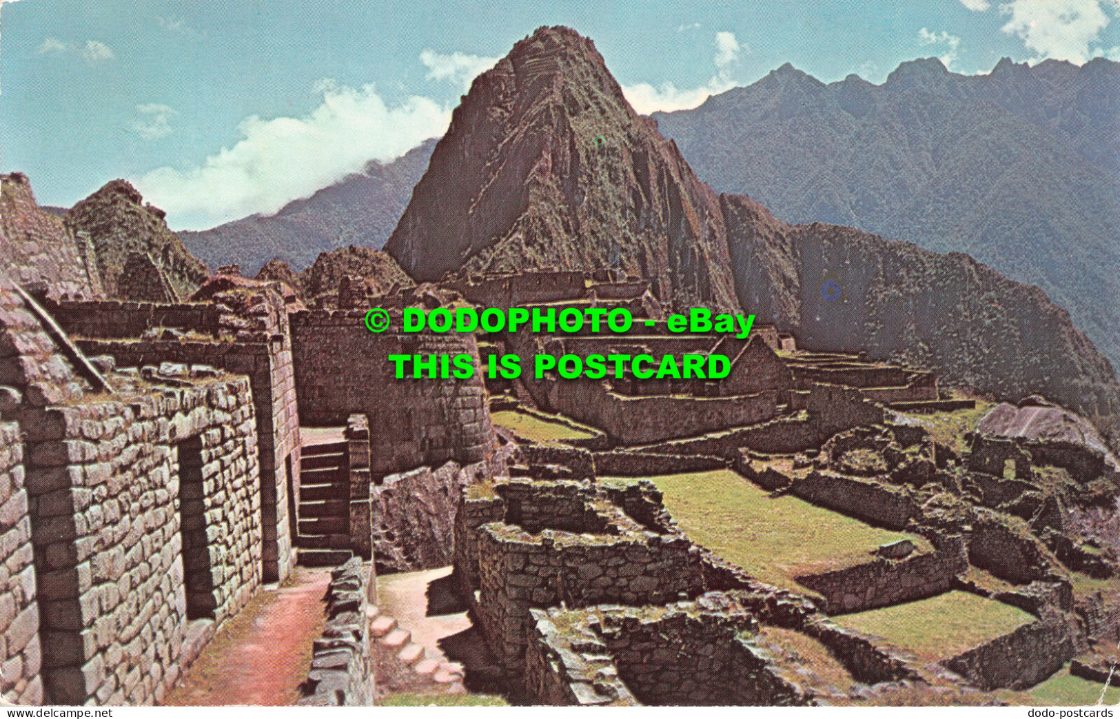 R524442 Machupicchu. Peru. Central Part Of Citadel With Sun Temple And Huaynapic - World