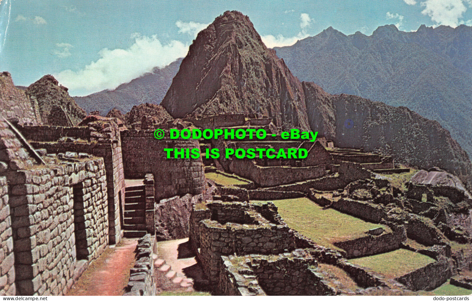 R524443 Machupicchu. Central Part Of Citadel With Sun Temple And Huaynapicchu Mo - World
