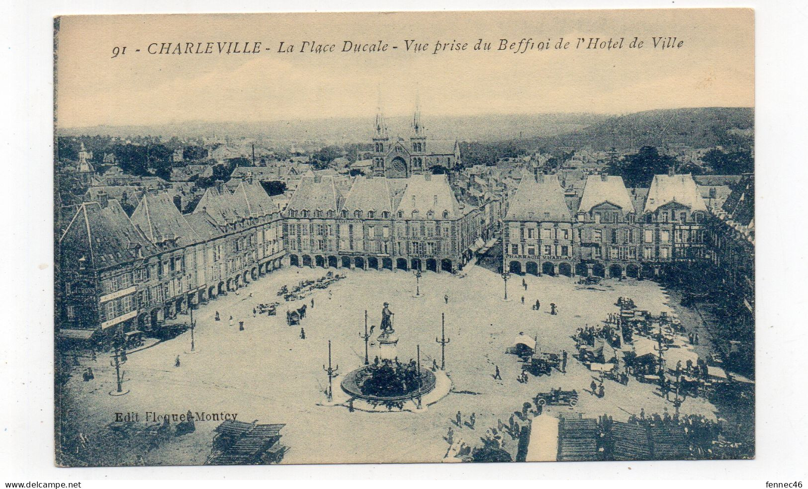 08 - CHARLEVILLE - La Place Ducale - Vue Prise Du Beffroi De L'Hôtel De Ville  (K161) - Charleville