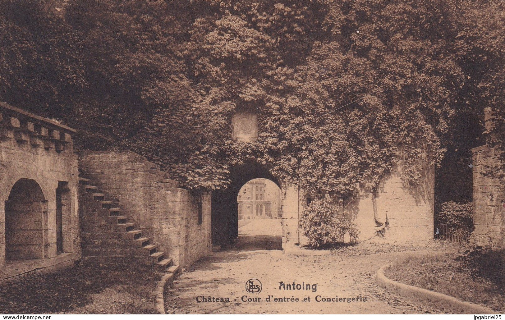 LAP Antoing Chateau Cour D Entree Et Conciergerie - Antoing
