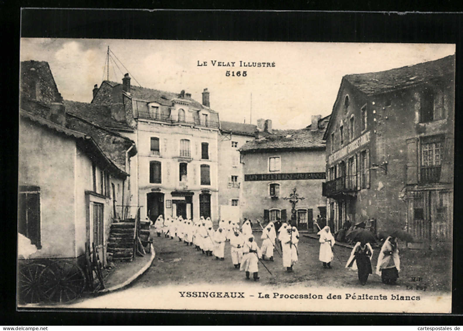 CPA Yssingeaux, La Procession Des Penitents Blancs  - Yssingeaux