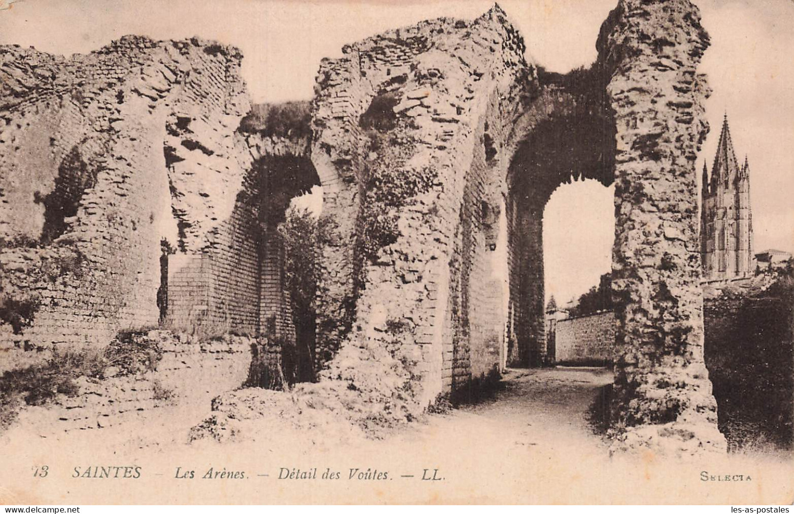 17 SAINTES LES ARENES - Saintes