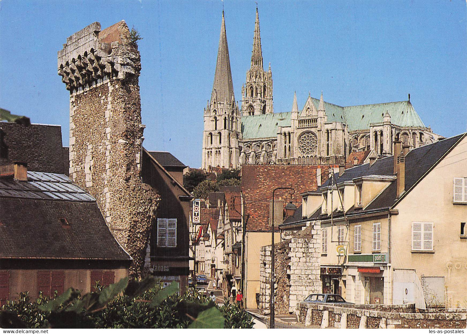 28 CHARTRES LA CATHEDRALE ET LA PORTE GUILLAUME - Chartres