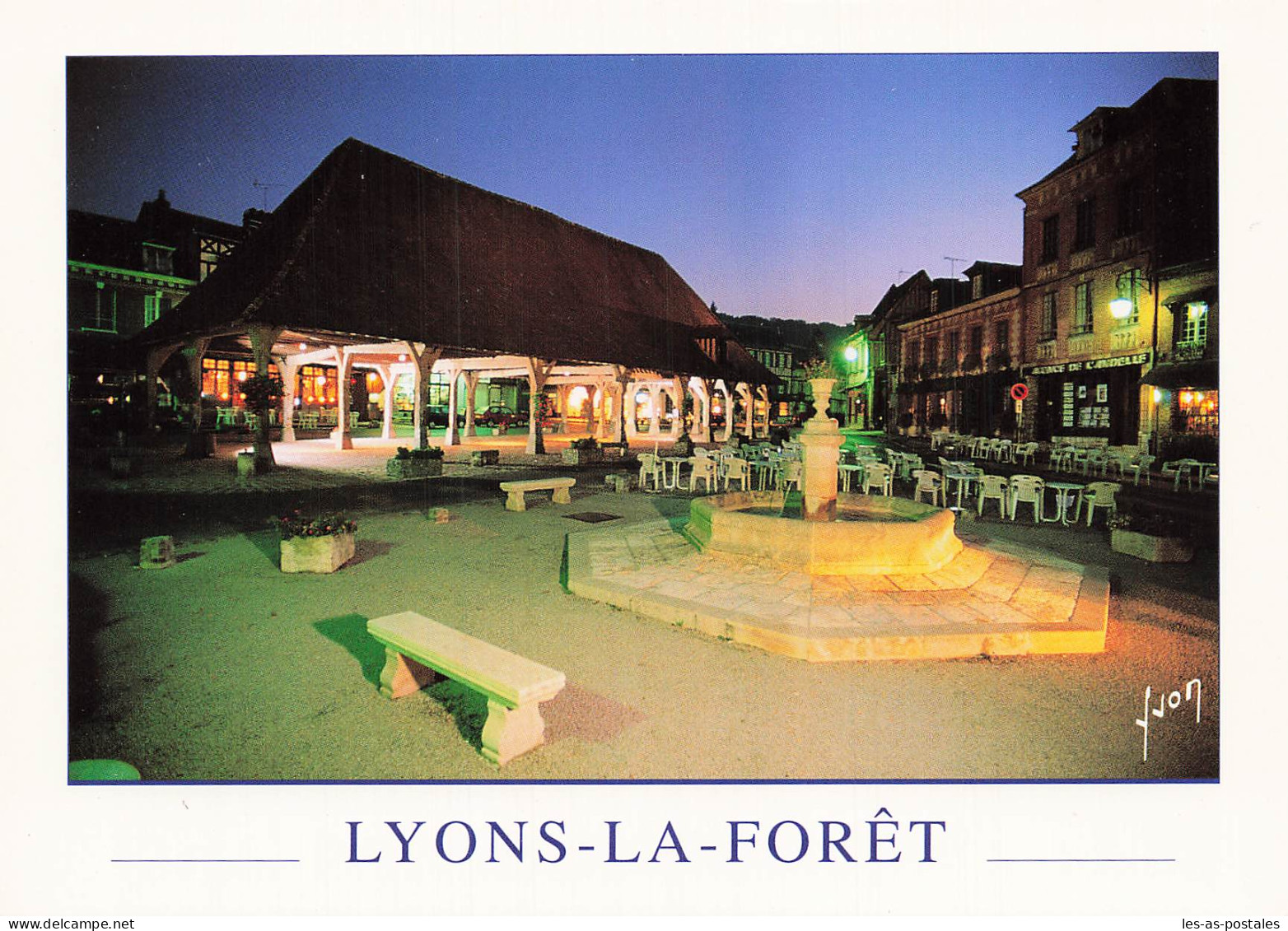 27 LYONS LA FORET LA PLACE BENSERADE - Lyons-la-Forêt