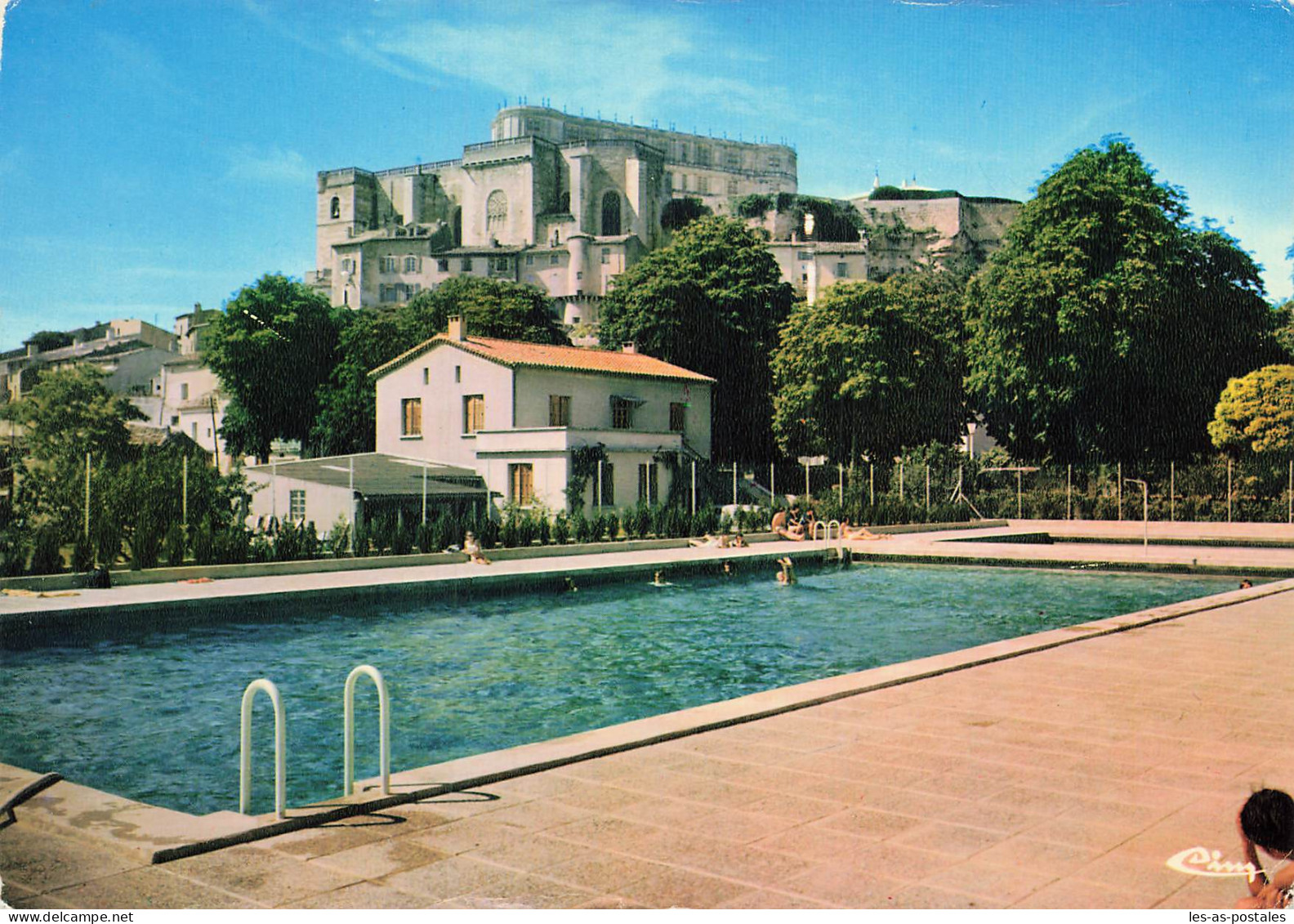 26 GRIGNAN LA PISCINE ET LE CHÂTEAU - Grignan