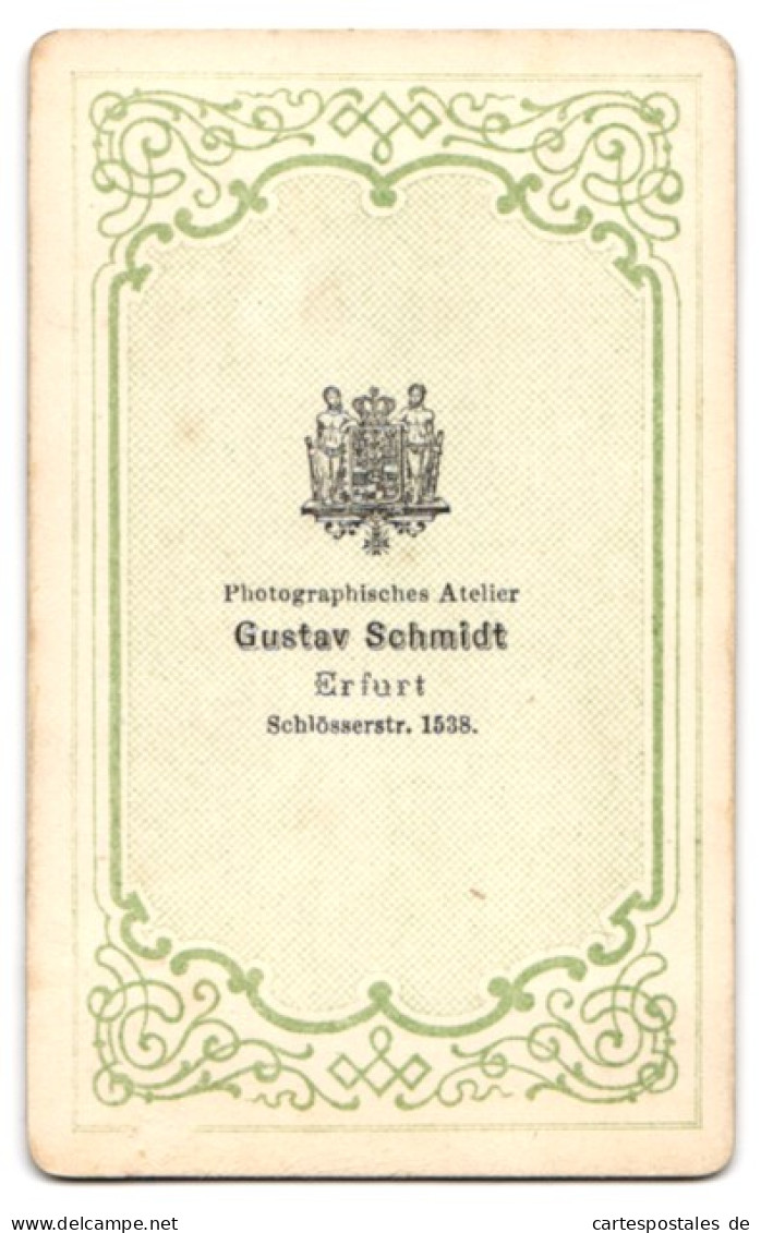Fotografie Gustav Schmidt, Erfurt, Schlösserstr. 1538, Feiner Herr Im Grauen Anzug Mit Wangenbart Und Mittelscheitel  - Personnes Anonymes