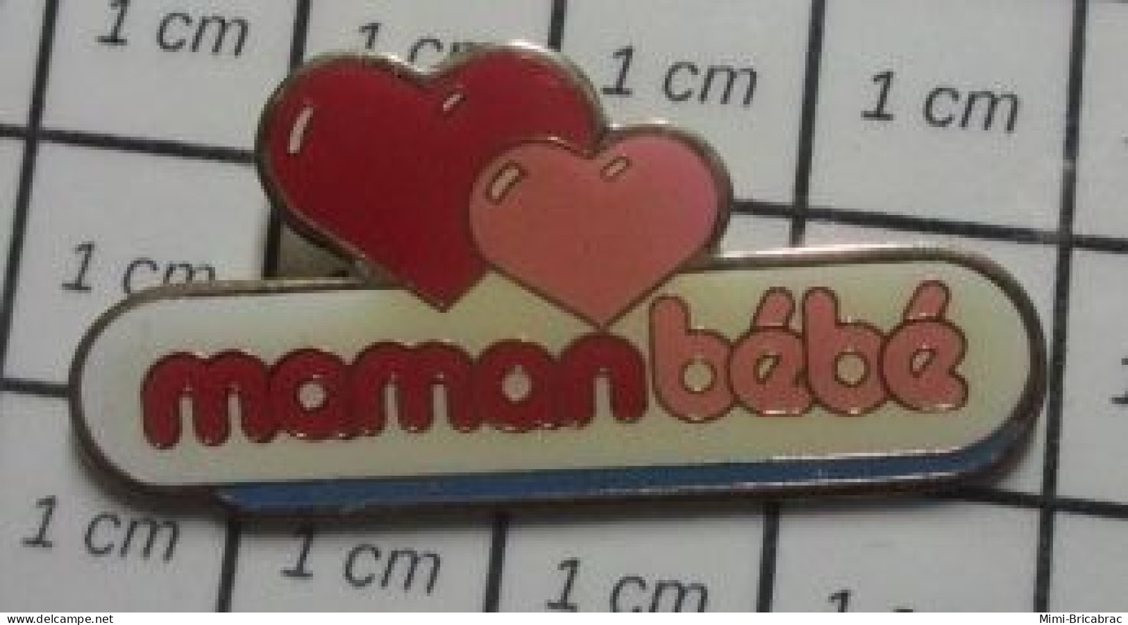 3417 Pin's Pins / Beau Et Rare / AUTRES / COEUR ROUGE COEUR ROSE MAMAN BEBE - Andere & Zonder Classificatie