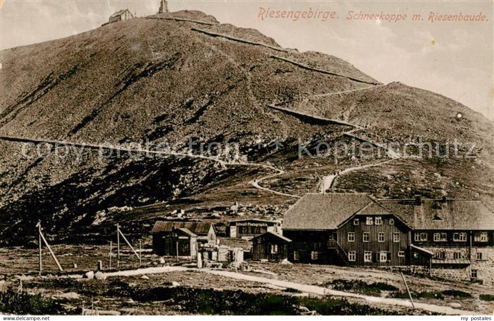 73818333 Riesengebirge_Krkonose_Karkonosze Schneekoppe Mit Riesenbaude - Tschechische Republik