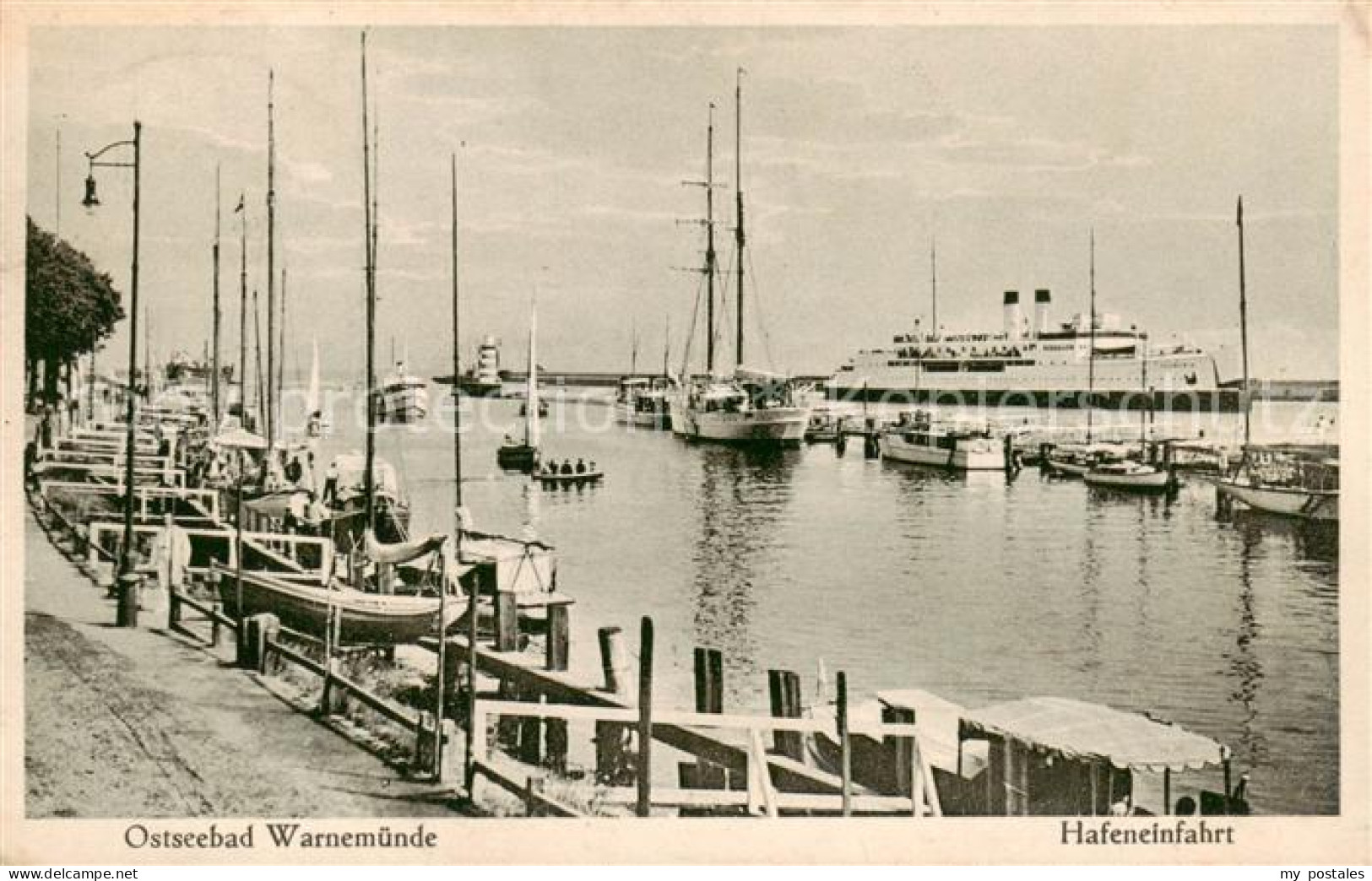 73818027 Warnemuende Ostseebad Hafeneinfahrt Segelboote Dampfer Faehre Warnemuen - Rostock