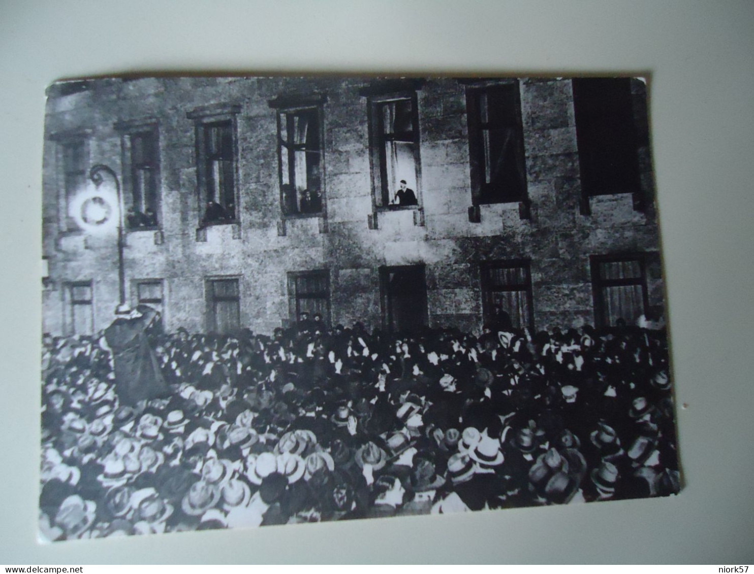 GERMANY    POSTCARDS  WW2   XITLER SPEAKING TO A GATHERED CROWD  FOR MORE PURCHASES 10% DISCOUNT - Altri & Non Classificati