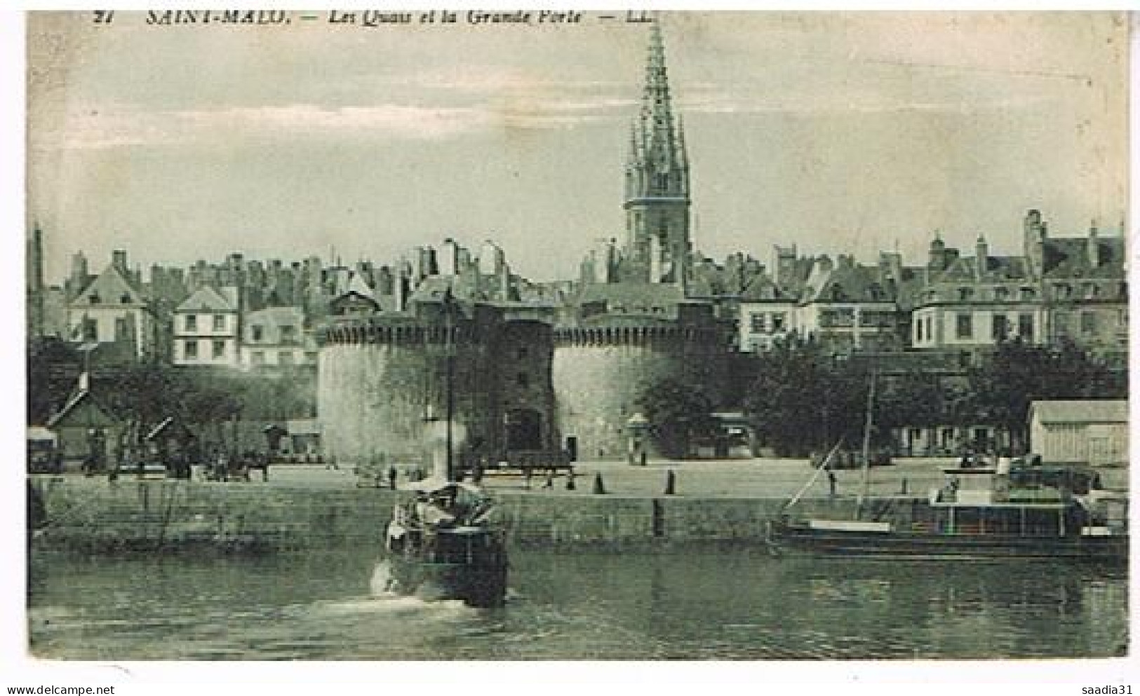 35   SAINT MALO  LES QUAIS ET LA GRANDE PORTE - Saint Malo