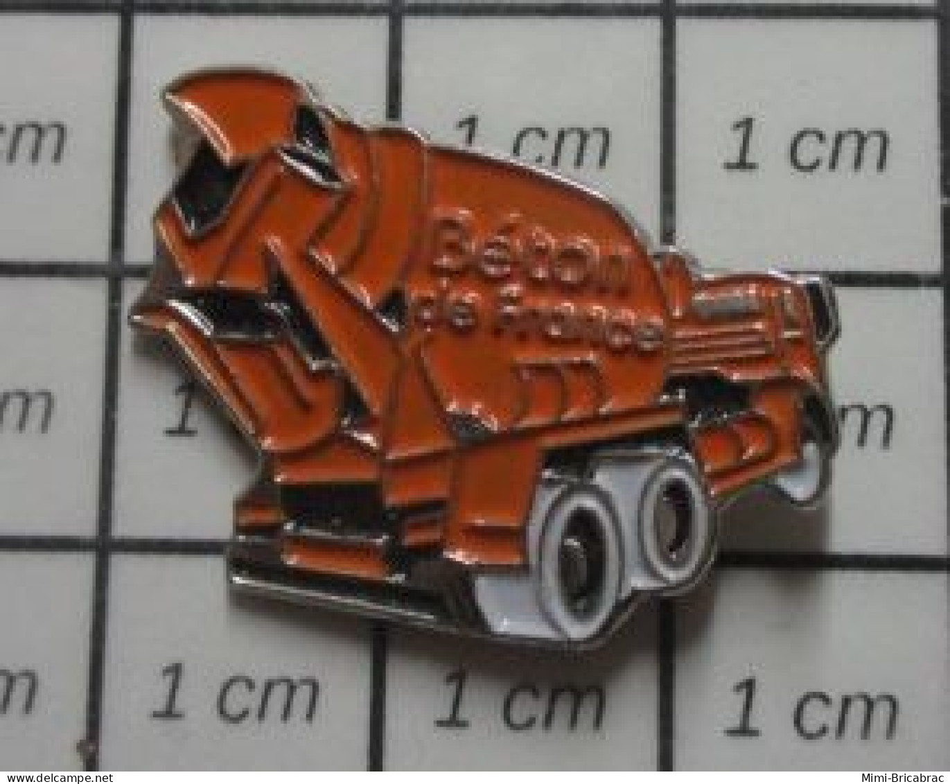 3417 Pin's Pins / Beau Et Rare / MARQUES / CAMION TOUPIE BETONNIERE BETON DE FRANCE - Marques