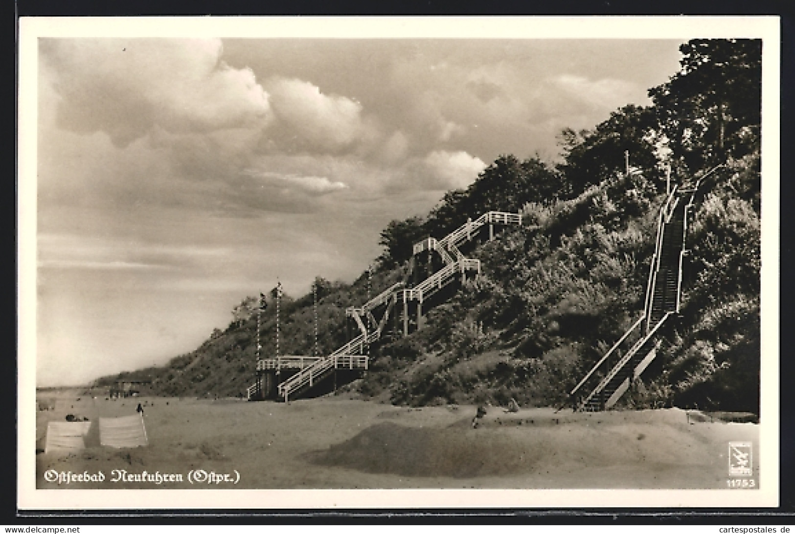 AK Neukuhren /Ostpr., Strand Mit Treppenaufgängen  - Ostpreussen