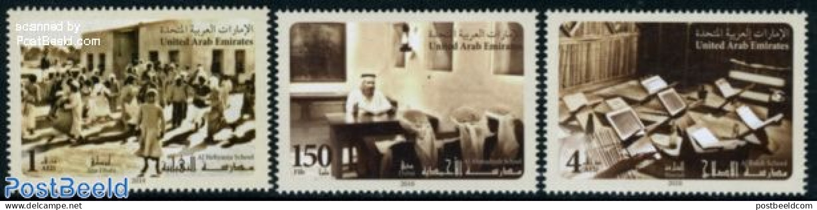 United Arab Emirates 2010 Old Schools 3v, Mint NH, Science - Education - Autres & Non Classés