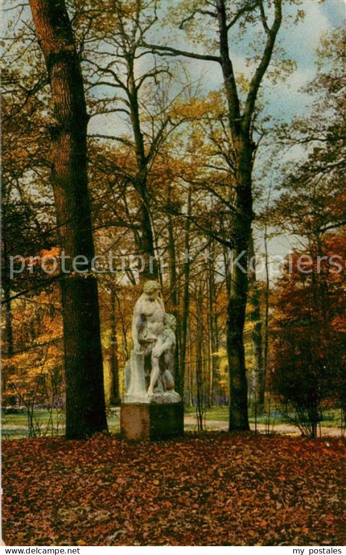 73816628 Dresden Elbe Grosser Garten Im Herbst Mit Skulptur  - Dresden