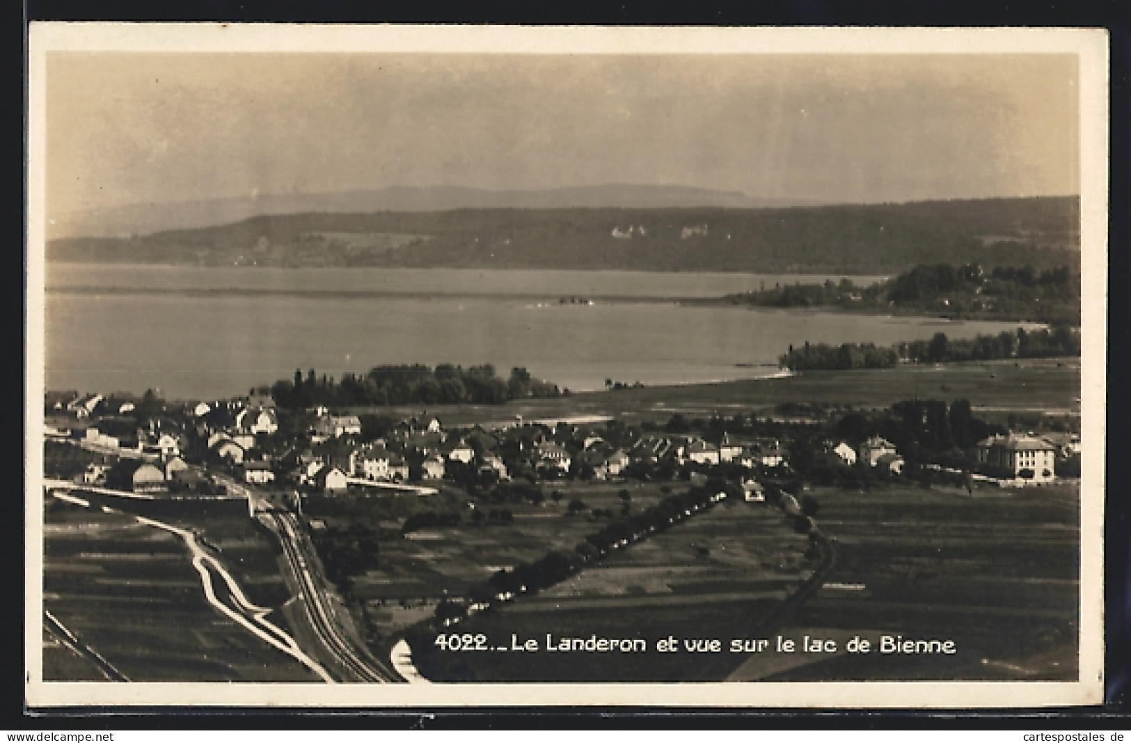 AK Le Landeron, Vue Sur Le Lac De Bienne  - Le Landeron