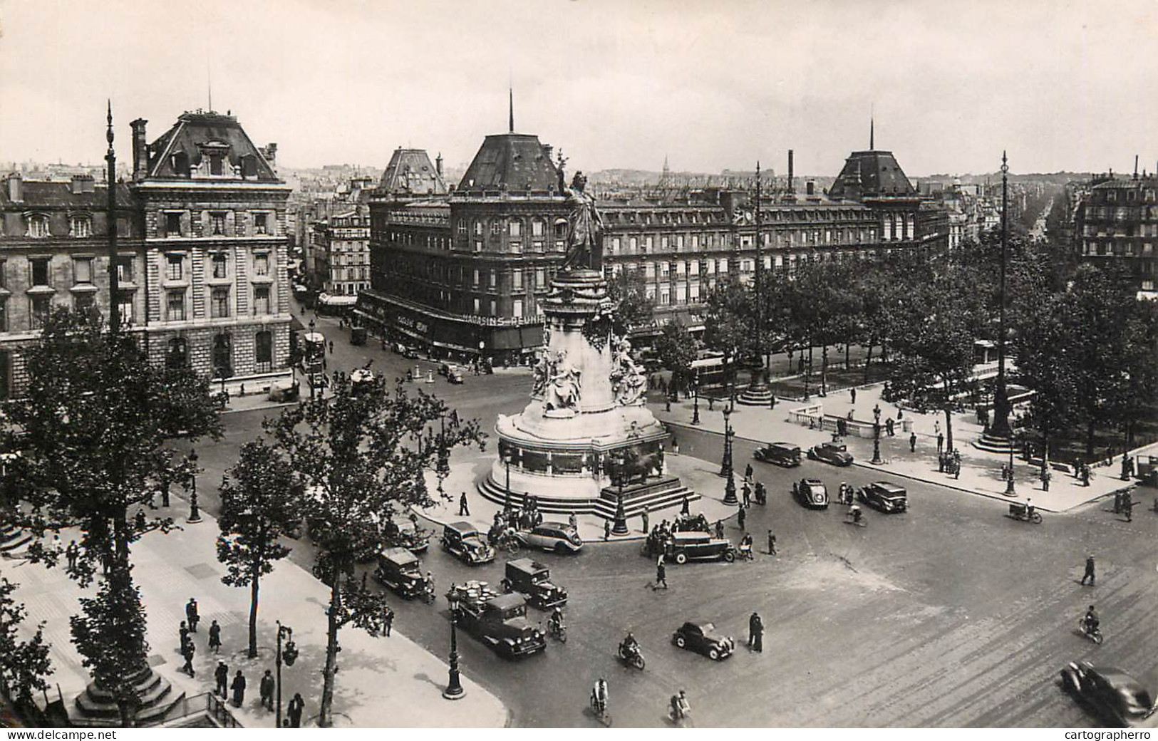 Postcard France Paris Place De La Republique - Andere Monumenten, Gebouwen