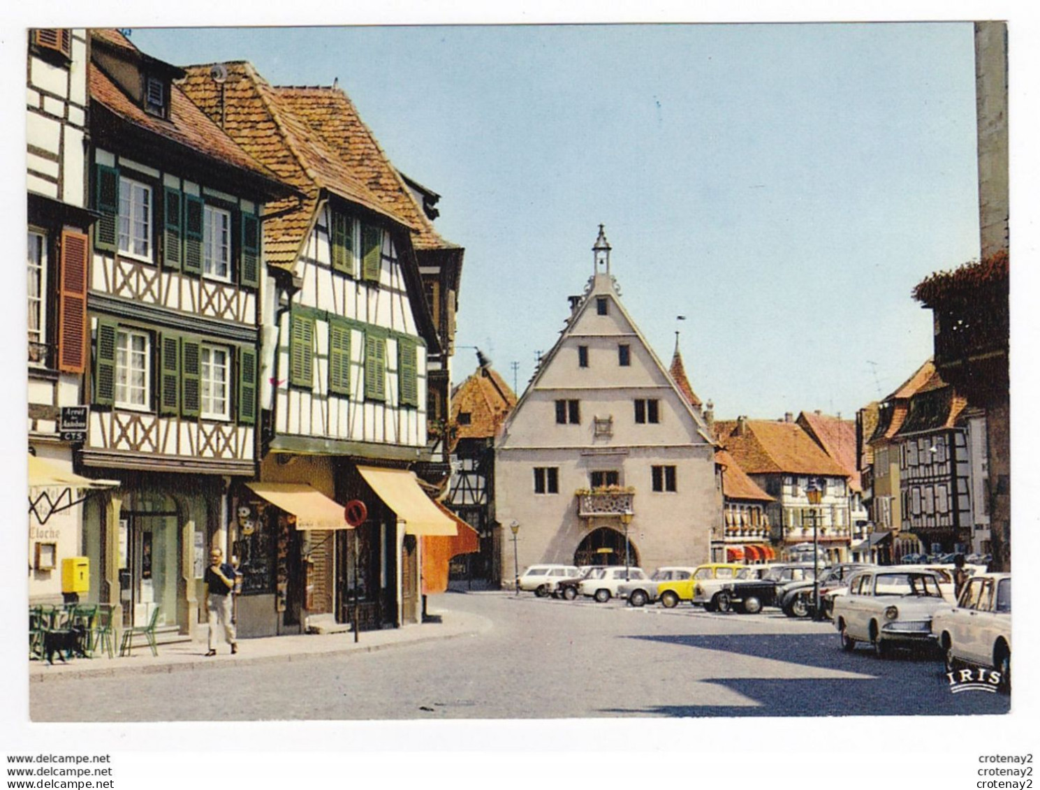 67 OBERNAI N°348 159 Place Du Marché Halle Aux Blés Ford Anglia Peugeot 403 404 Renault 4L Hôtel Restaurant De La Cloche - Obernai