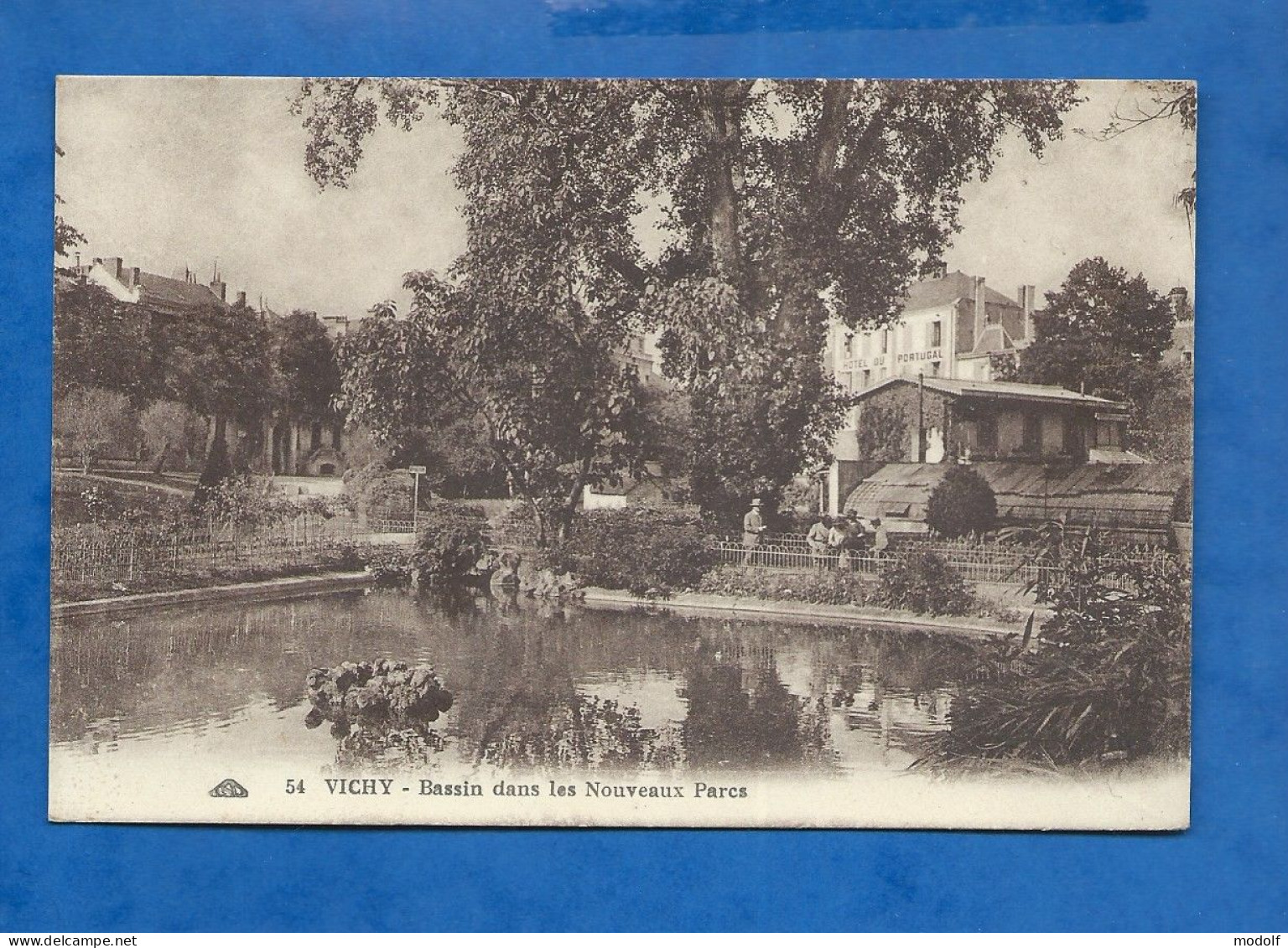 CPA - 03 - Vichy - Bassin Dans Les Nouveaux Parcs - Circulée En 1930 - Vichy