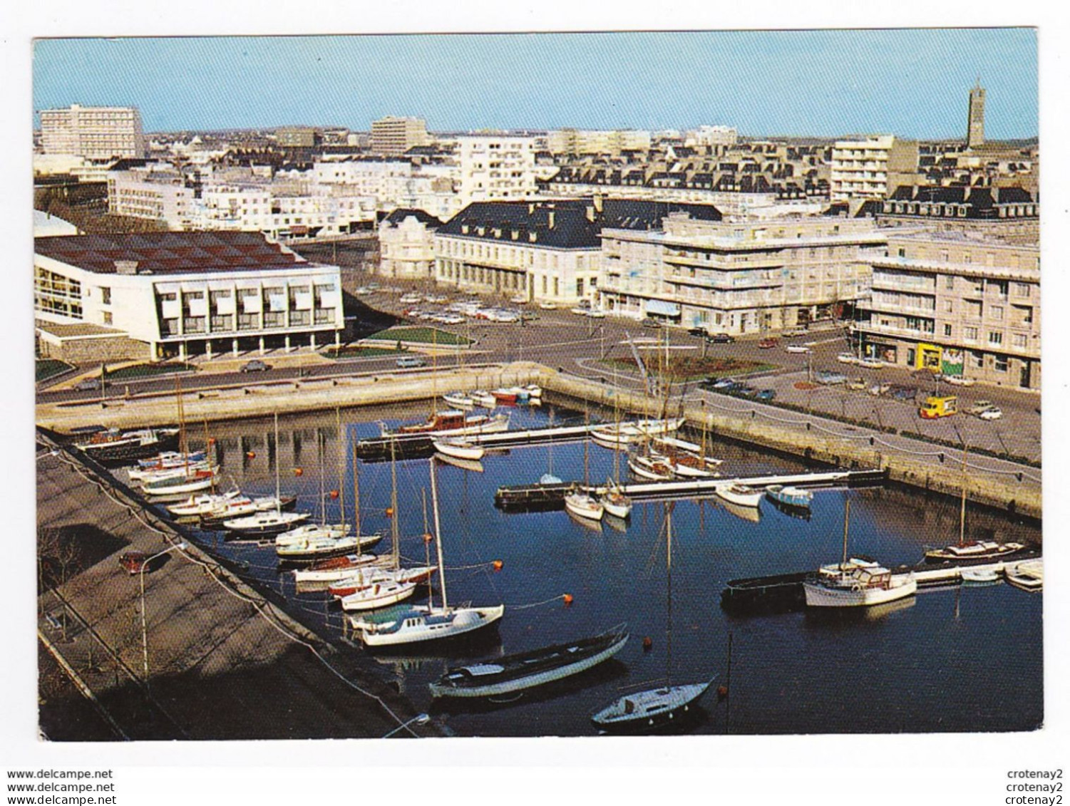 56 LORIENT N°385 Grand Port De Pêche Et De Commerce Bateaux Voiliers Camion Publicitaire Renault 4L Citroën 2CV VOIR DOS - Lorient