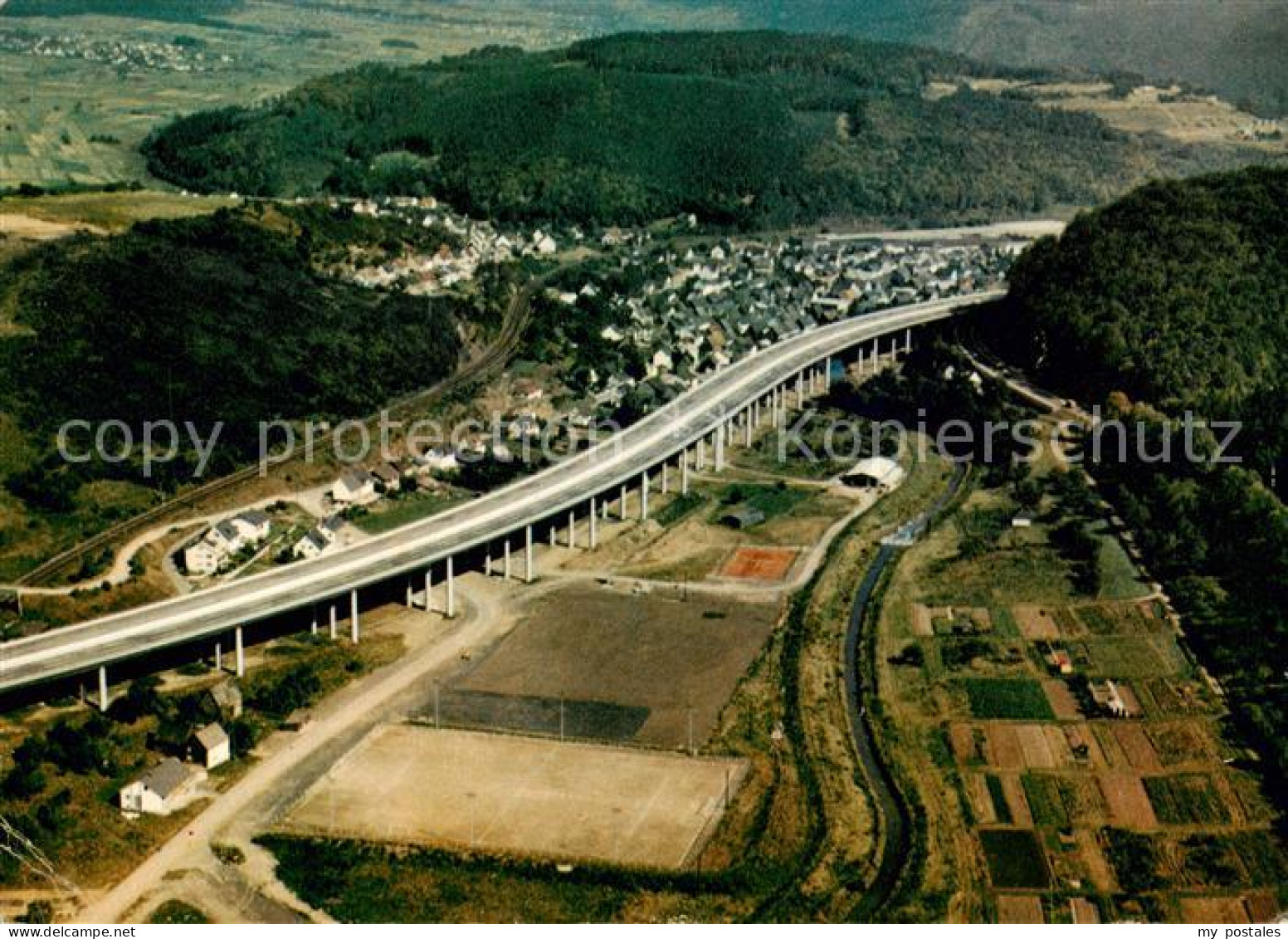 73793304 Sechshelden Haiger Fliegeraufnahme Autobahnbruecke  - Sonstige & Ohne Zuordnung