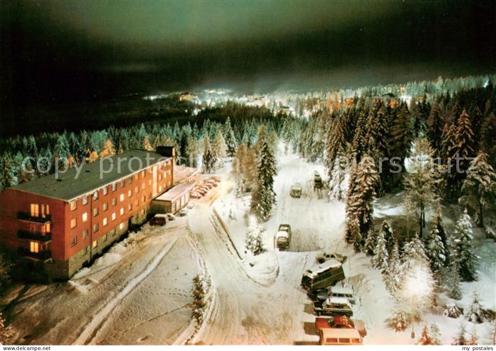 73793300 Vysoke Tatry SK Fliegeraufnahme Sporthotel Bei Nacht Winter Schnee  - Slovacchia