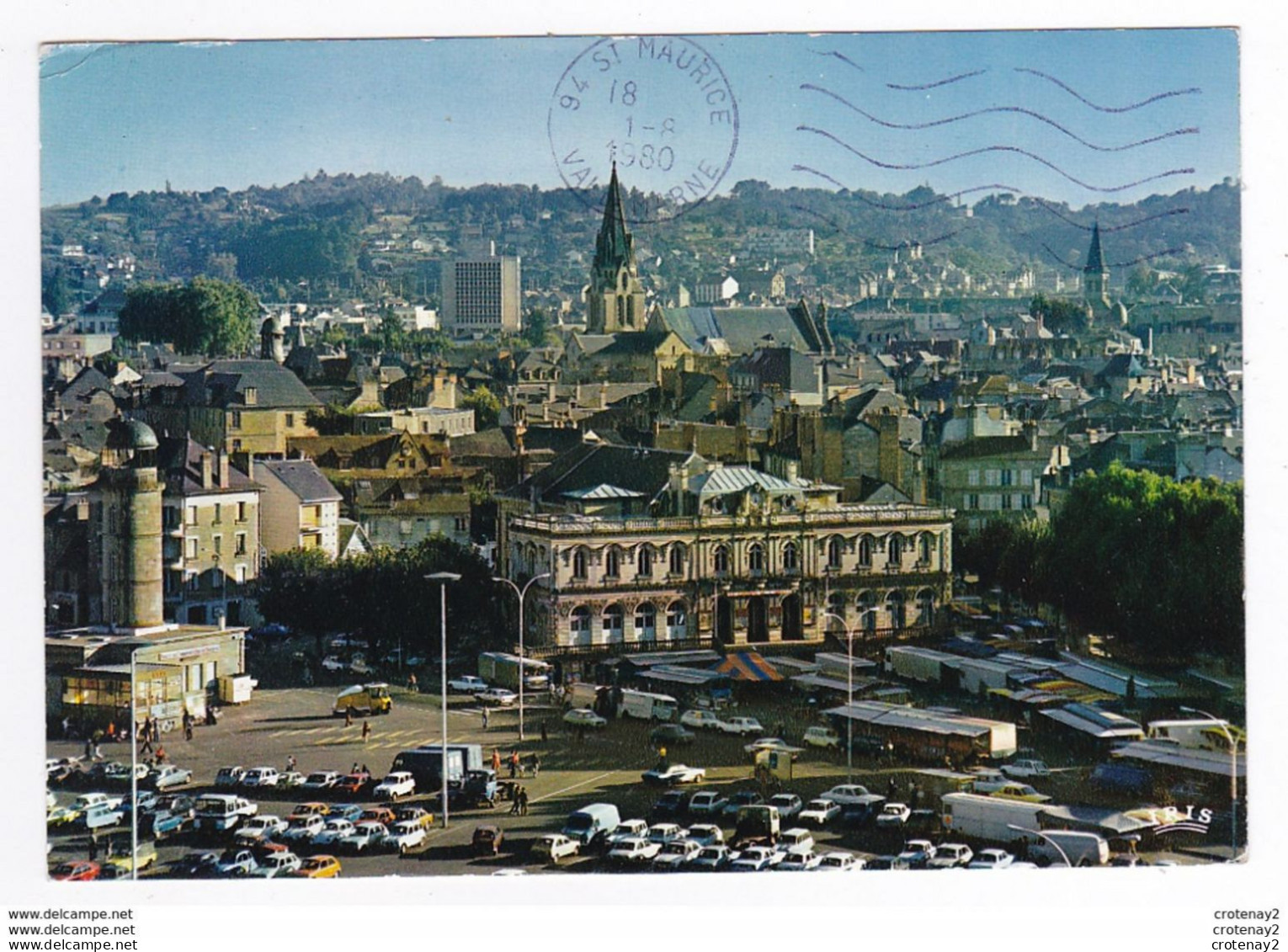 19 BRIVE Le Théâtre En 1980 Marché Renault 4L VW Käfer Citroën DS Ami 6 Camion Citroën Allongé Tube Balayeuse - Brive La Gaillarde