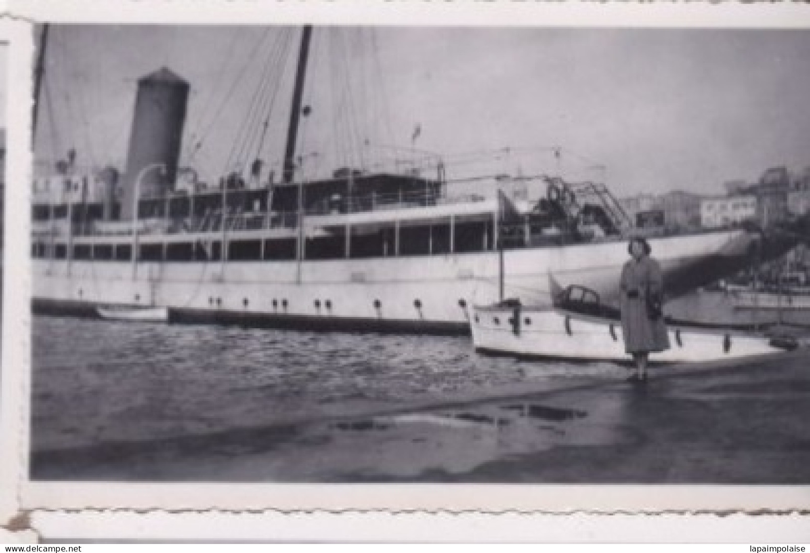 2 Photos De Particulier 1949  Bouche Du Rhône Marseille Deux Bateaux A Identifier    Réf 29846 - Barche