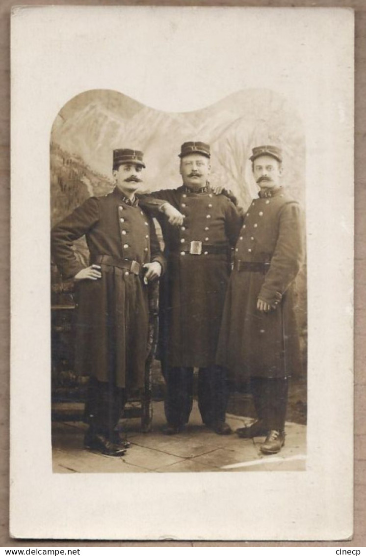 CARTE PHOTO MILITARIA - TB GROS PLAN 3 Militaires En Pied Du 14 ème Régiment INFANTERIE ? - Régiments