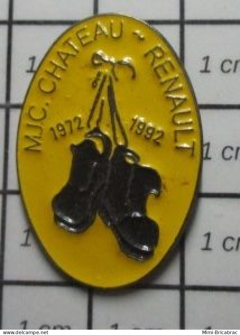 3417 Pin's Pins / Beau Et Rare / VILLES / MJC CHATEAU-RENAULT PAIRE DE RANGERS ça Donne Envie ! - Städte