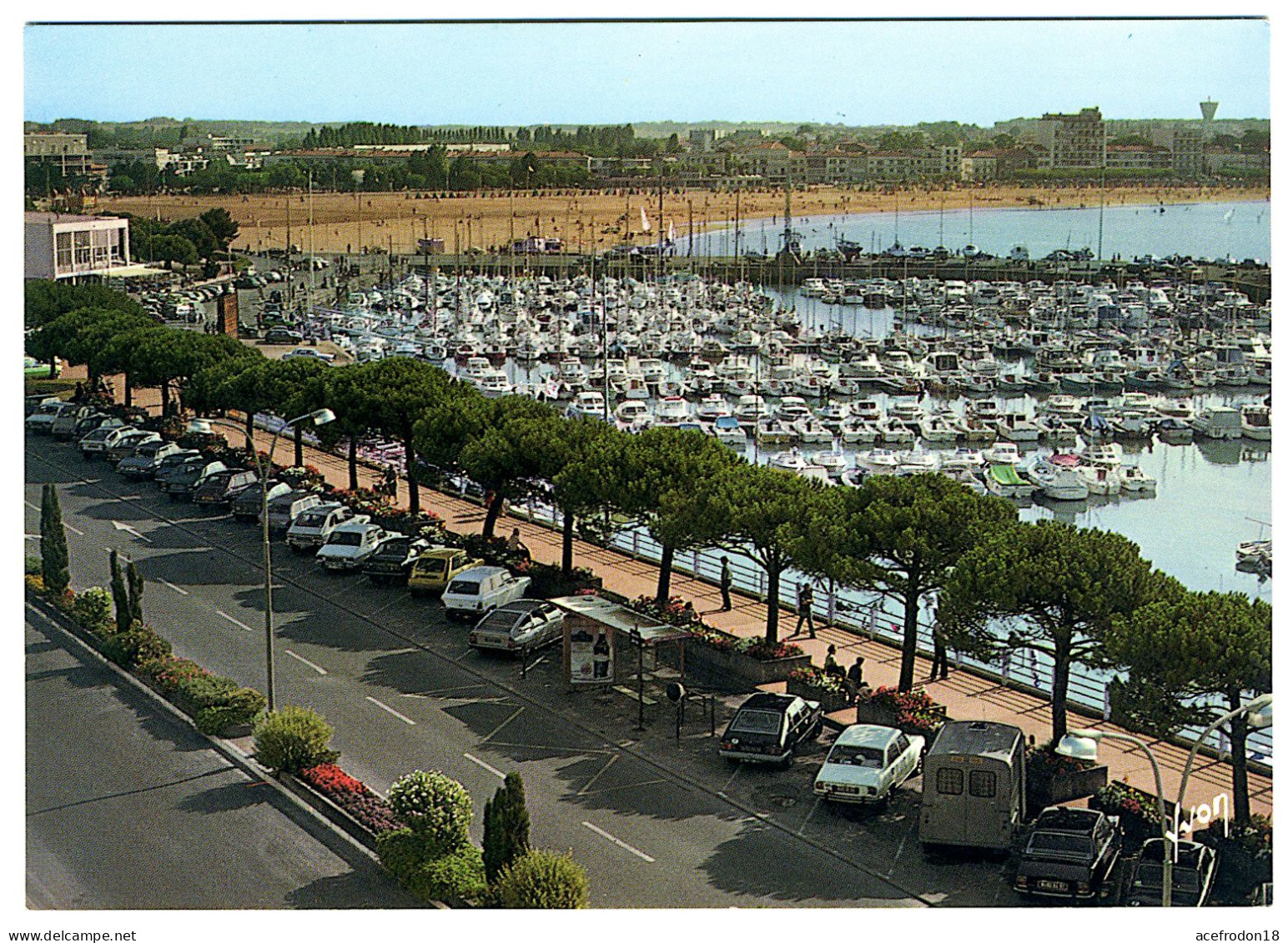 Royan - Le Port De Plaisance Et La Plage - Royan