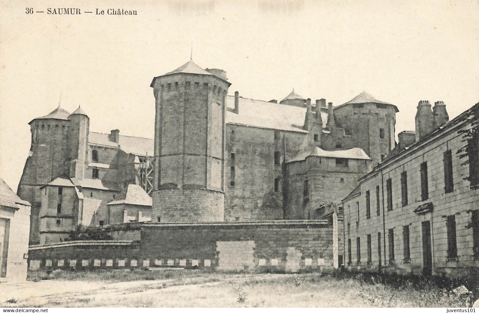 CPA Saumur-Le Château-36     L2869 - Saumur