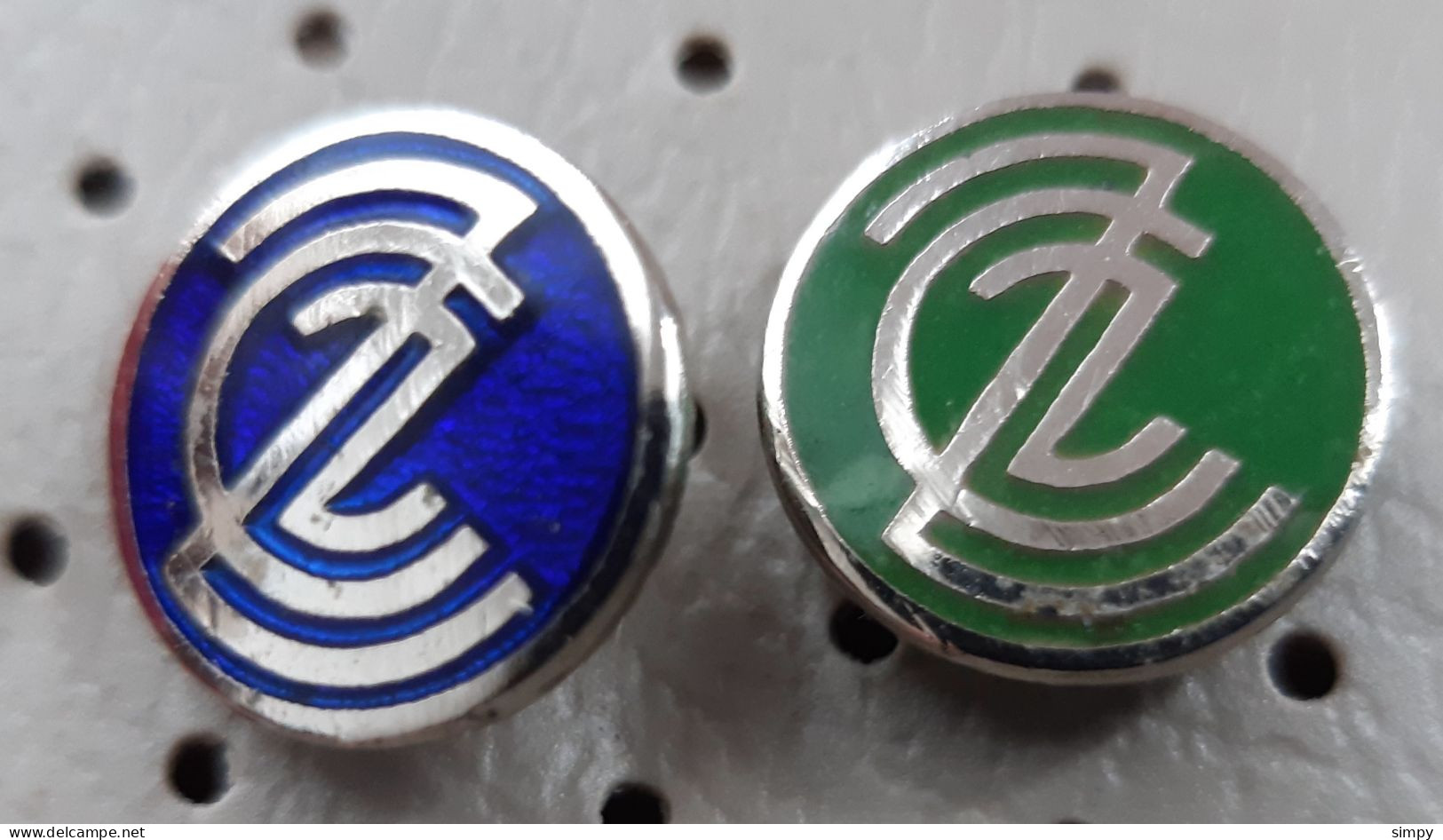 Zastava Car Factory Logo Yugoslavia Vintage Enamel Pins - Autres & Non Classés