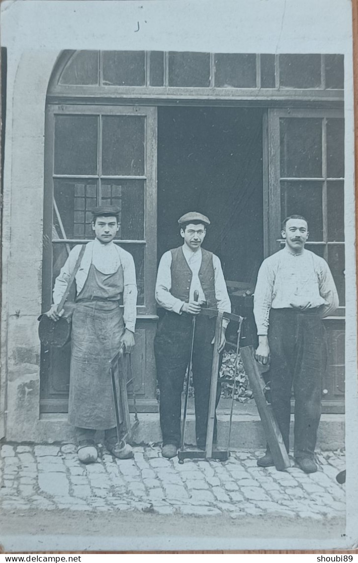 MEUBLES ÉBENISTE  TAPISSIER MAGASIN DEVANTURE CARTE PHOTO - Fotos