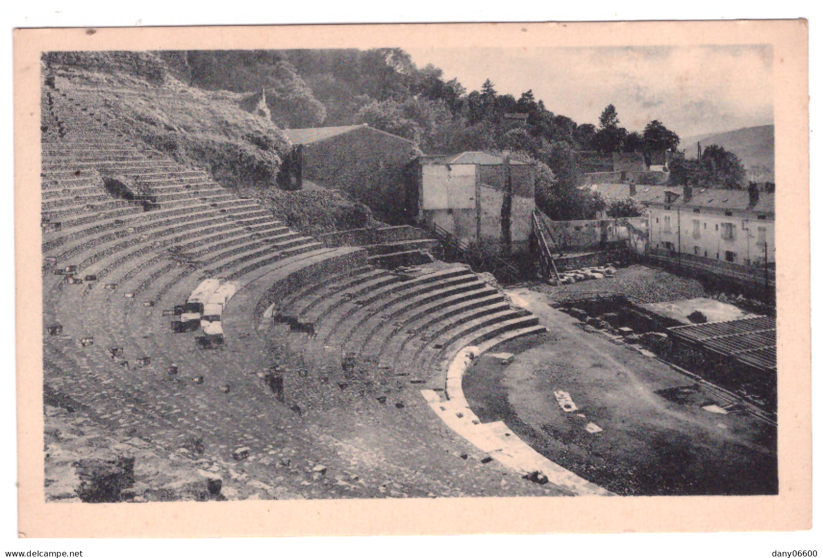 VIENNE - Le Théatre Romain Restauré En 1935-39 - Vienne