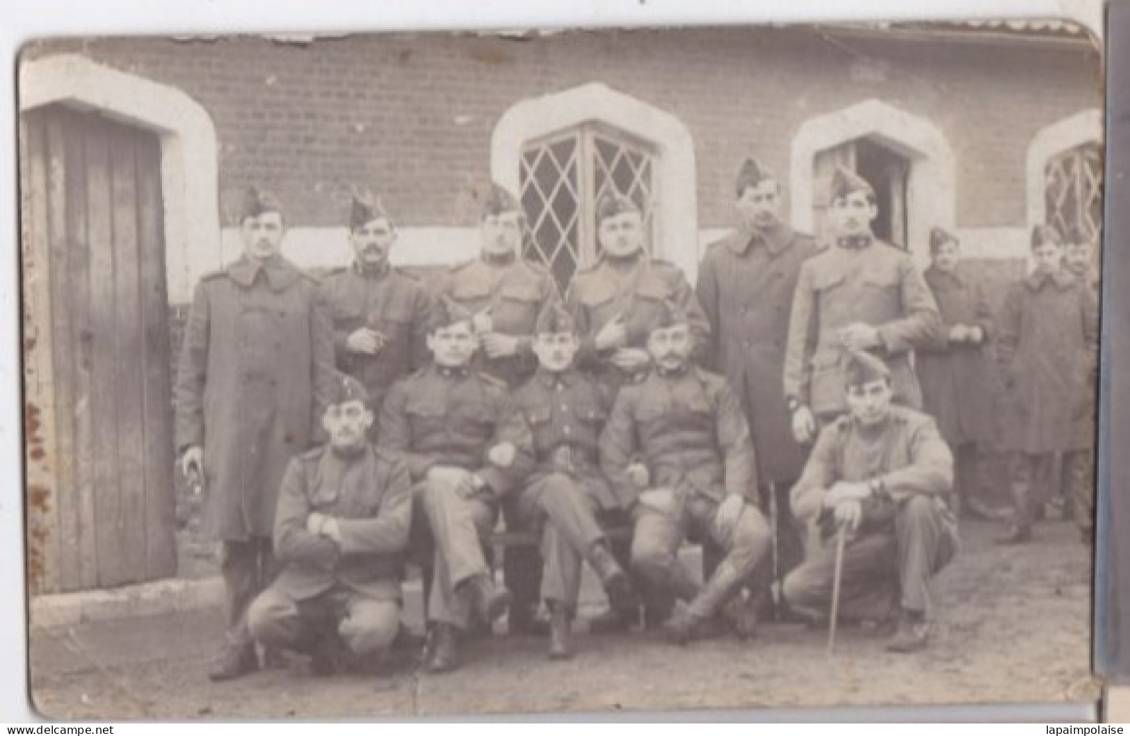 Carte Photo Groupe De  Militaires N° 2  Sur Calot  Et Grenade Patte De Col Régiment A Identifier Réf 29871 - Guerre, Militaire