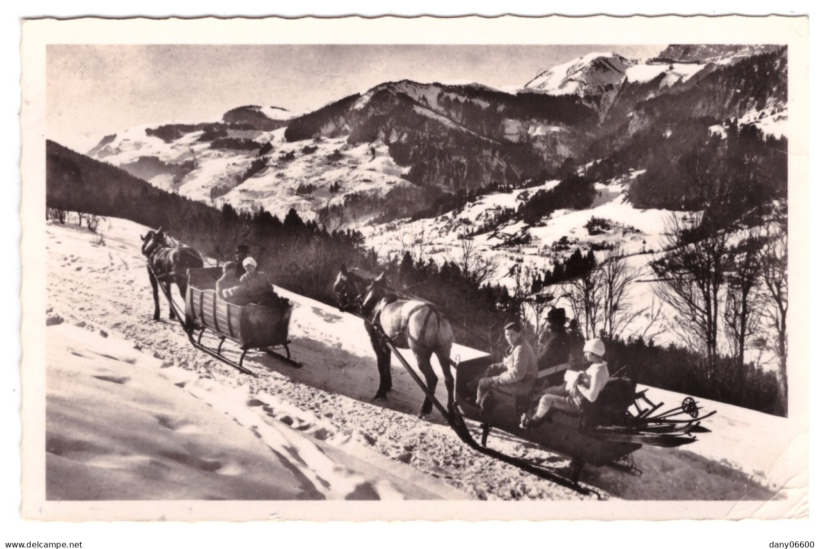 MEGEVE - Une Partie De Traîneau. En Route Pour Bellecombe (carte Photo Animée) - Megève