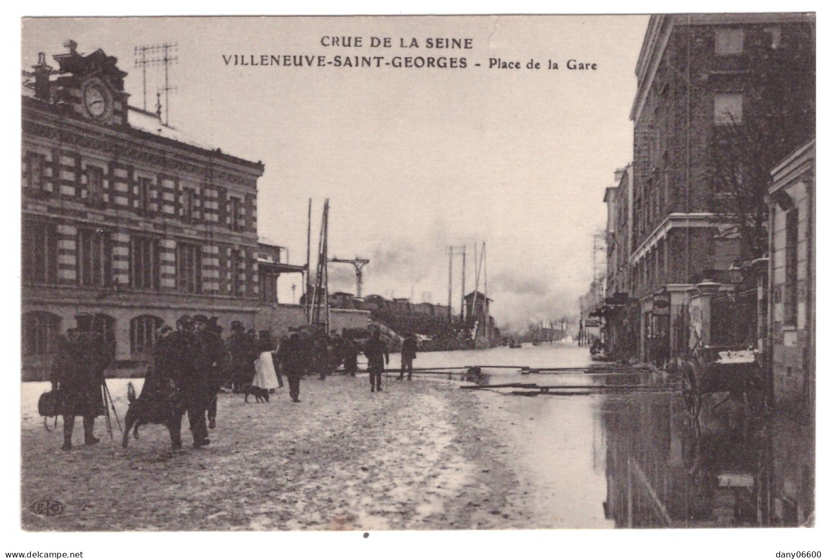 VILLENEUVE SAINT GEORGES - CRUE DE LA SEINE - Place De La Gare (carte Animée) - Villeneuve Saint Georges