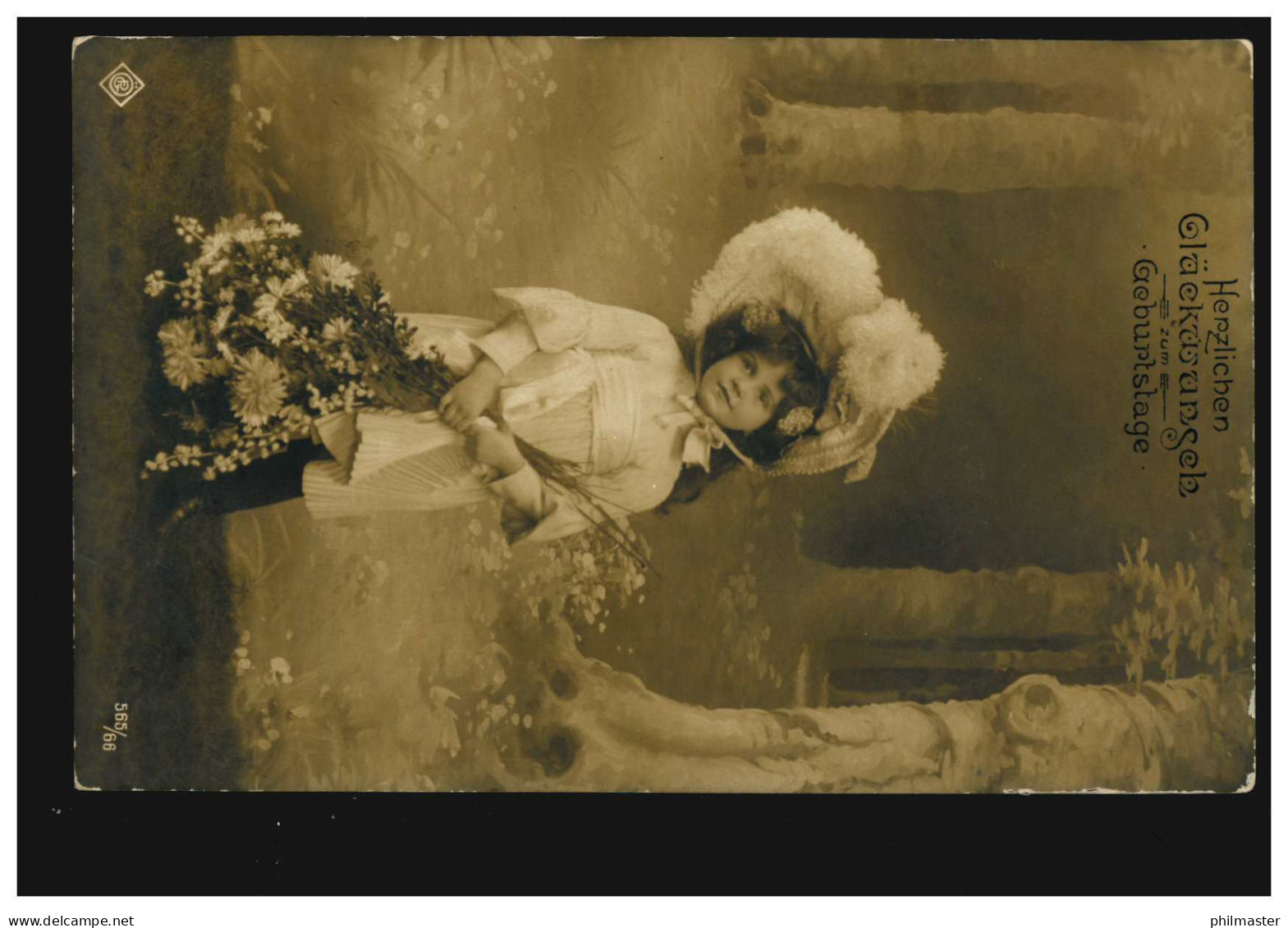 Foto-AK Glückwünsche Geburtstag Mädchen Mit Hut Und Blumen, DISSEN 29.2.1908 - Altri & Non Classificati