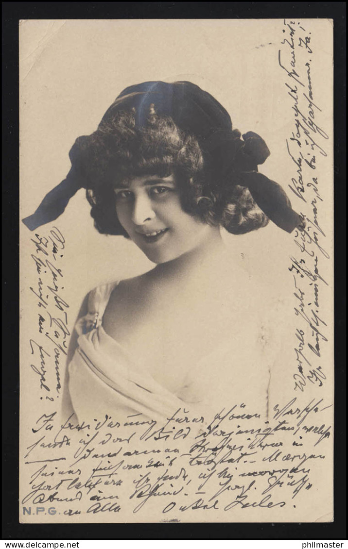 Frauen Foto AK Jung Frech Kopfschmuck Locken Ausschnitt BERLIN/ CELLE 11.6.1902 - Mode