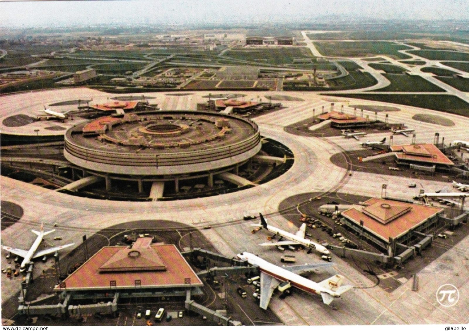 95 - ROISSY En FRANCE - Aviation - L Aeroport Charles De Gaulle Et Les Satellites - Roissy En France