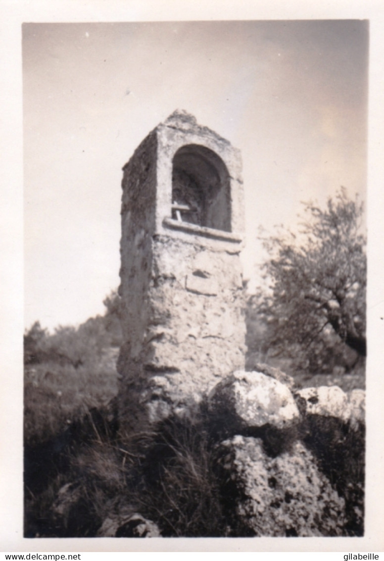 Photo Originale - Religion -  Oratoire - Petite Chapelle  - Commune De ORGON - Bouches Du Rhone - Rare - Places